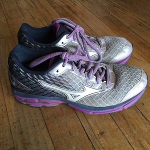Mizuno running shoes
